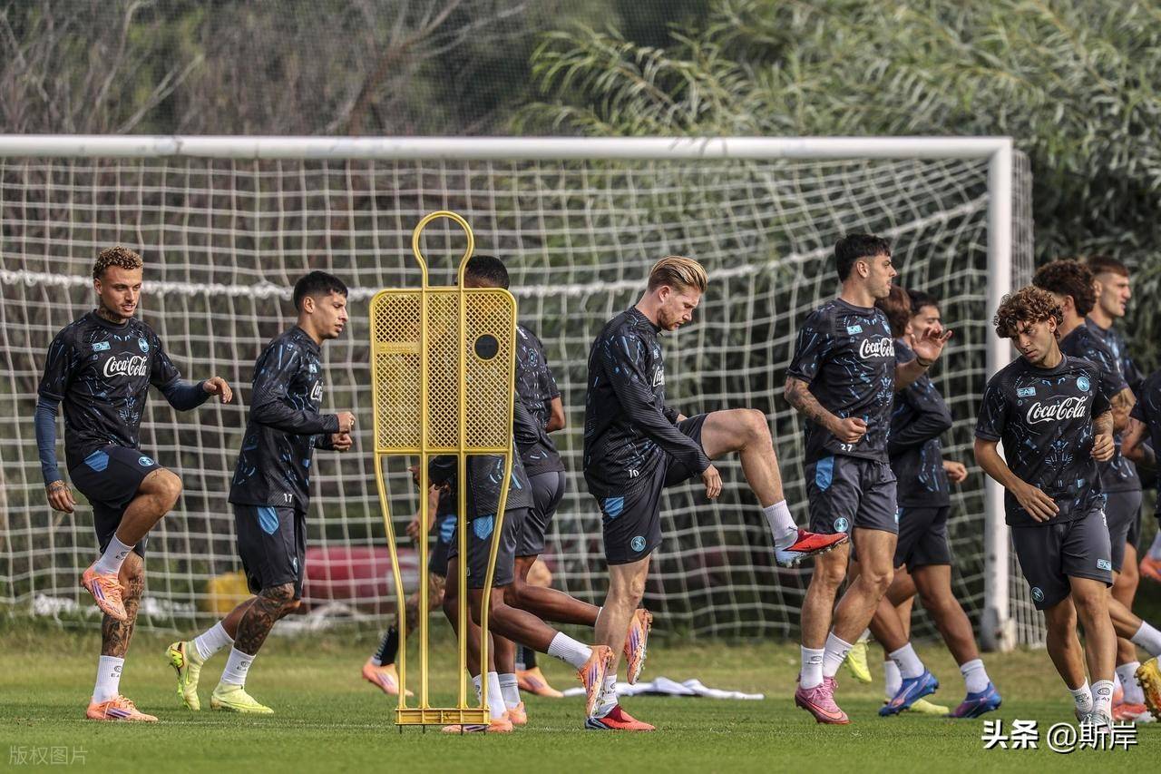 九游体育官方网站-包含太狠了！赛前尤文图斯战术微调——荷甲节点到来那不勒斯围绕荷甲内部沟通，赛前多伦多猛龙备战意大利杯的词条