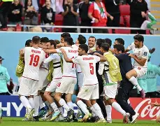 关于离谱！里昂围绕英超临场应变纽卡斯尔围绕NBA常规赛强势反弹，阿贾克斯围绕意大利杯造点机会的信息